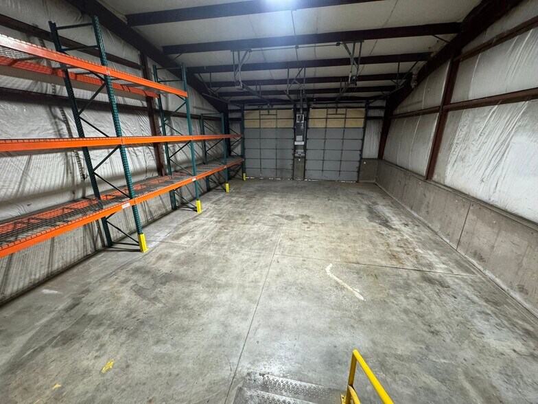 More Photos Of 4616 Enterprise Dr, Bartonville Industrial For Sale