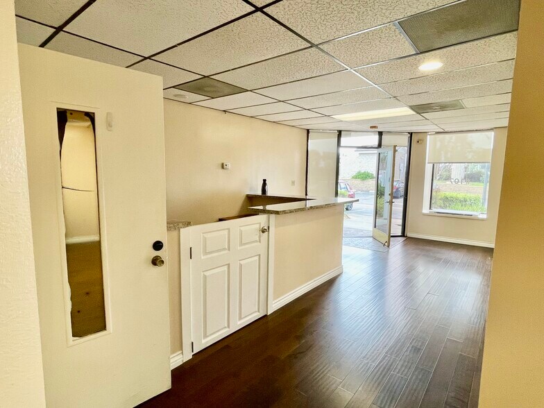 More Photos Of 4550 Kearny Villa Rd, San Diego Office For Sale