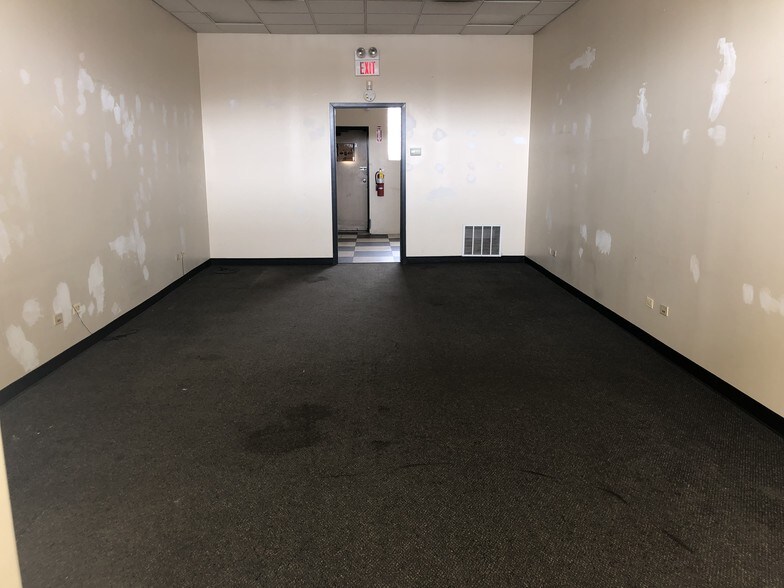 More Photos Of 6613-6621 Ogden Ave, Berwyn Storefront Retail Office For Sale
