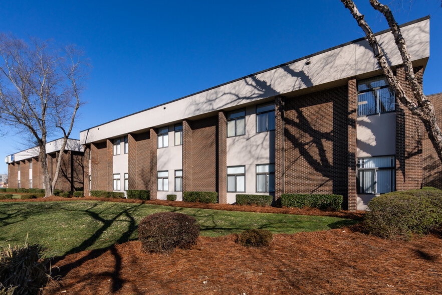 More Photos Of 10801 Johnston Rd, Charlotte Office For Lease