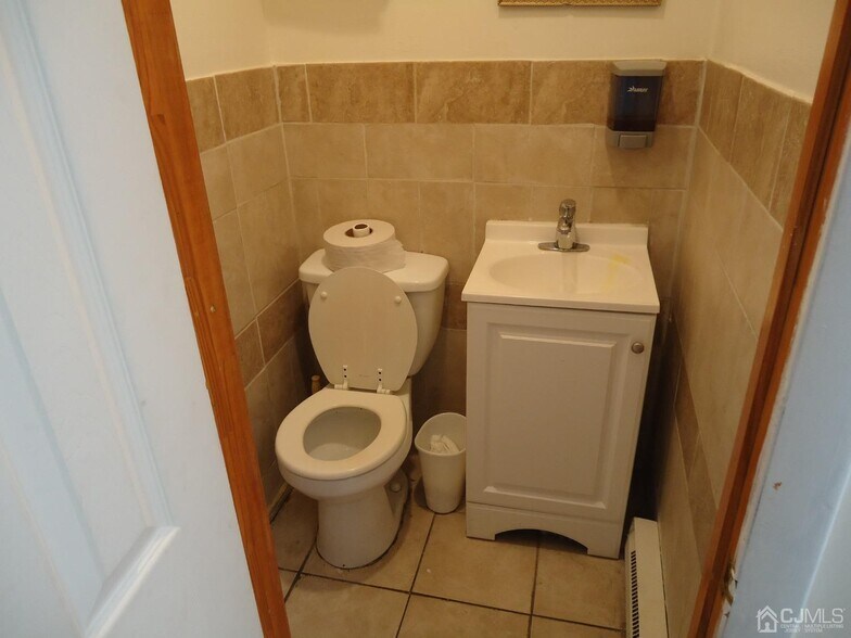 More Photos Of 386 New Brunswick Ave, Fords Storefront Retail Residential For Lease