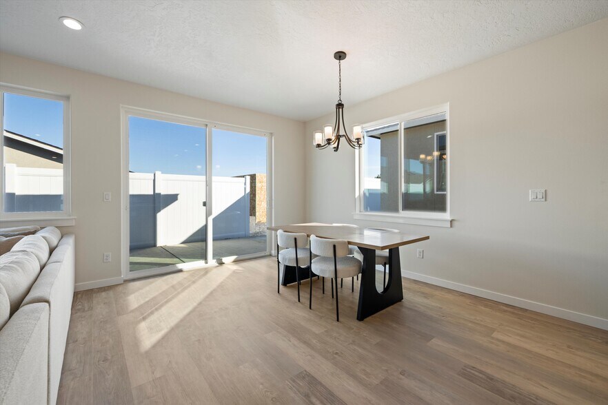 More Photos Of 1101-1109 Fairhaven Loop, Richland Apartments For Sale