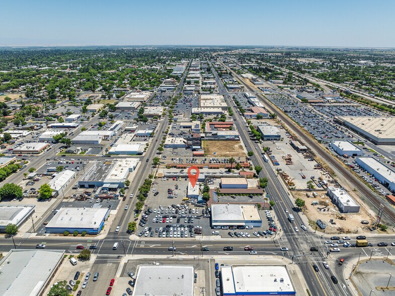 More Photos Of 1450 W Main St, Merced Auto Repair For Sale
