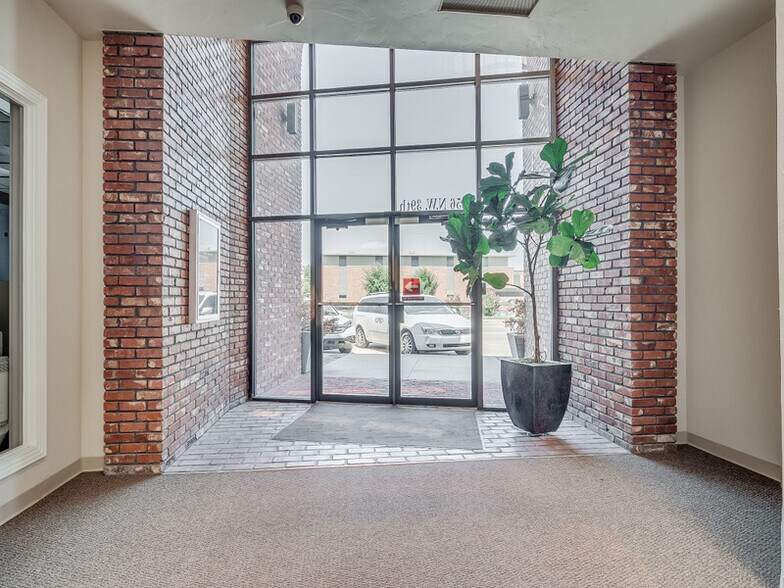 More Photos Of 6656 NW 39th Expy, Bethany Office For Lease