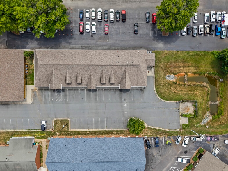 More Photos Of 8017 N Point Blvd, Winston-Salem Industrial For Lease