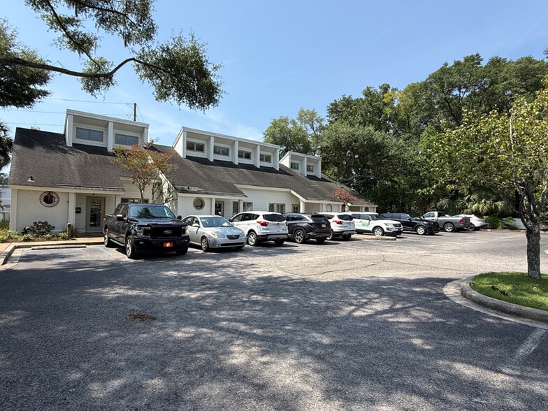 More Photos Of 102 Wappoo Creek Dr, Charleston Loft Creative Space For Sale