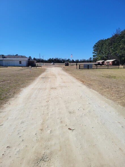 More Photos Of 12946 US Highway 287, Grapeland Trailer Camper Park For Sale