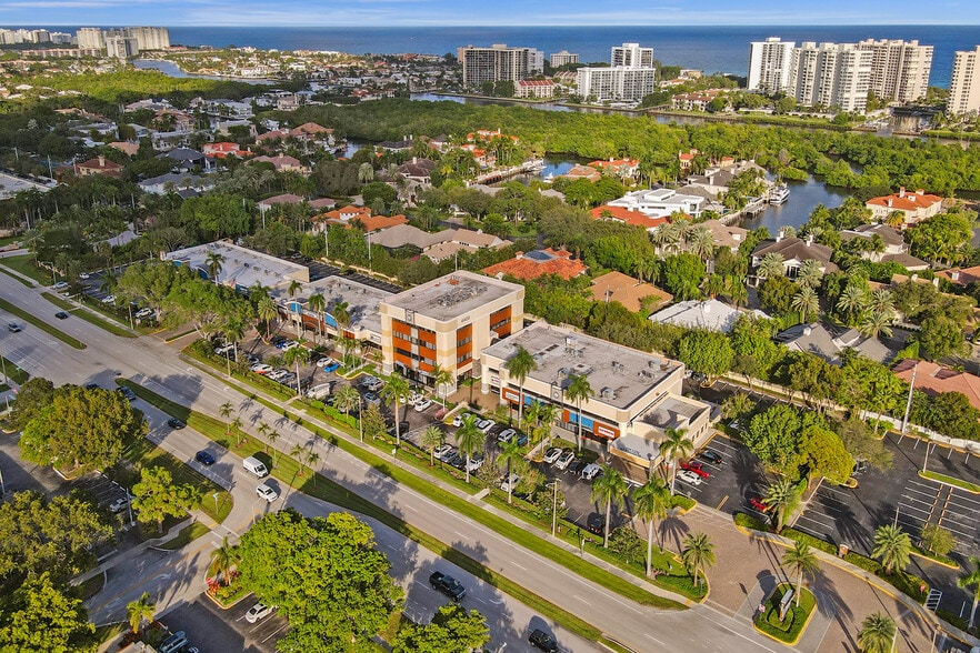 More Photos Of 4400 N Federal Hwy, Boca Raton General Retail For Lease