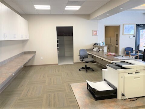 More Photos Of 208 Flax Dr, Highland Medical For Lease