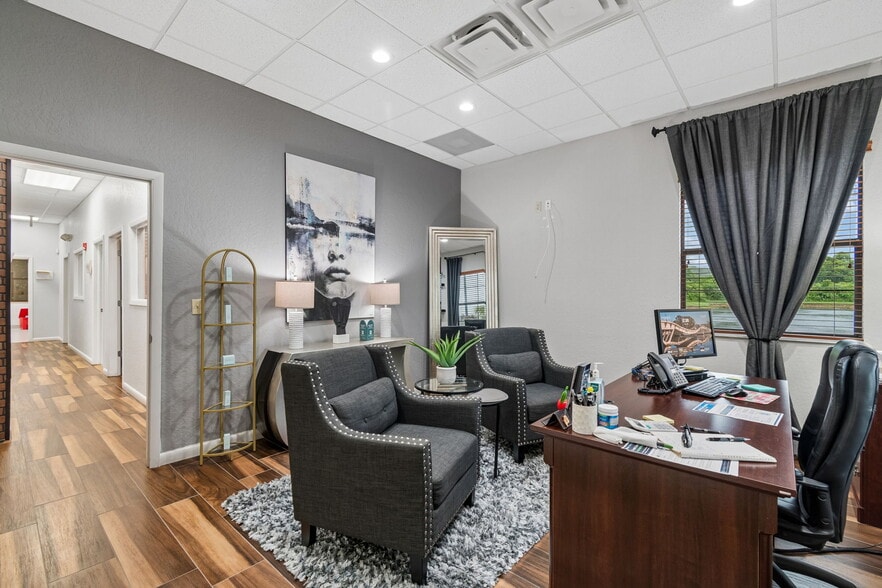 More Photos Of 6730 W Linebaugh Ave, Tampa Office For Sale