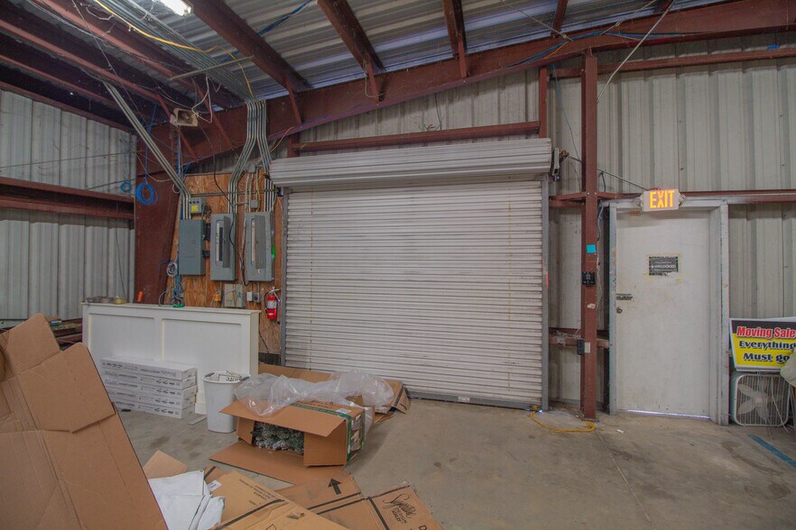 More Photos Of 17 Hickory St, Arcadia Storefront Retail Office For Sale