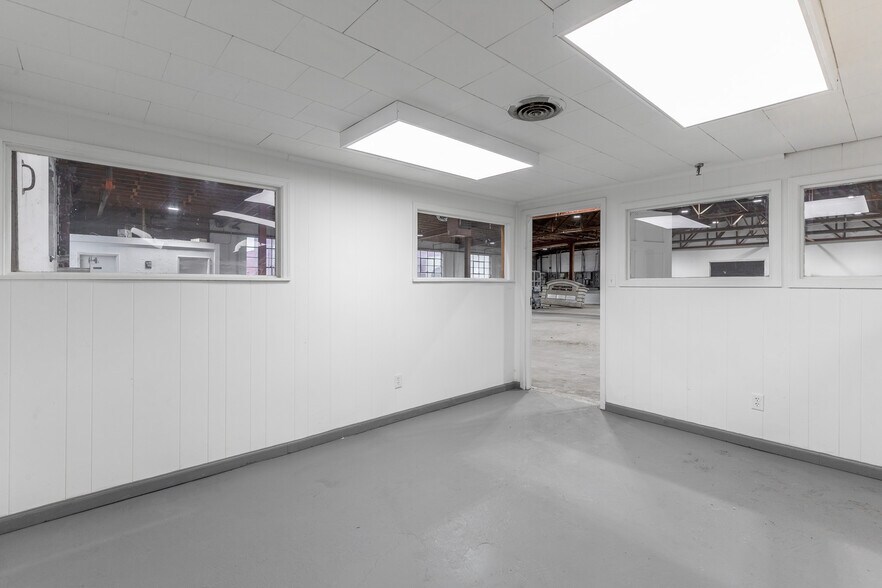 More Photos Of 3715 Calhoun Ave, Chattanooga Manufacturing For Lease