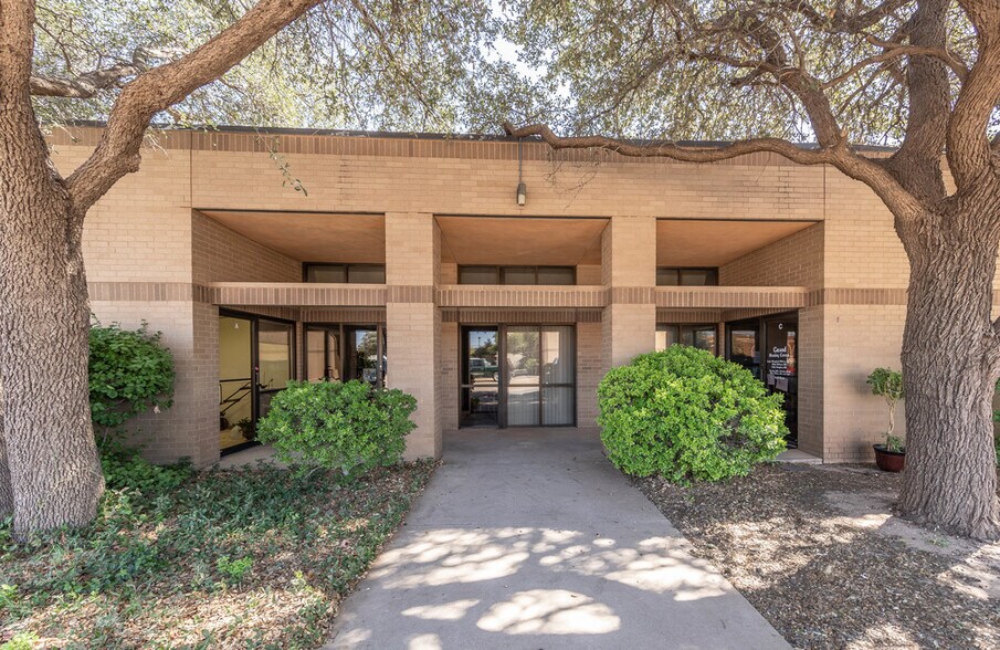 More Photos Of 3711 20th St, Lubbock Office For Sale