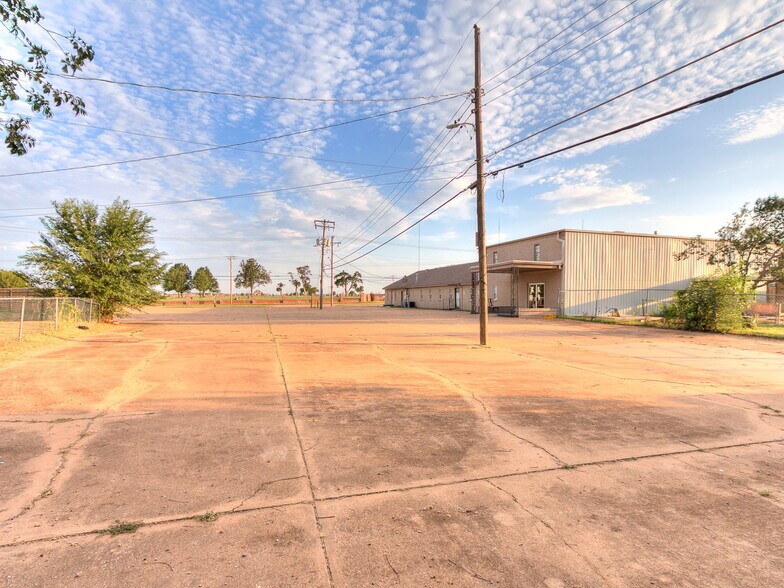 More Photos Of 809 SW 4th St, Moore Religious Facility For Sale