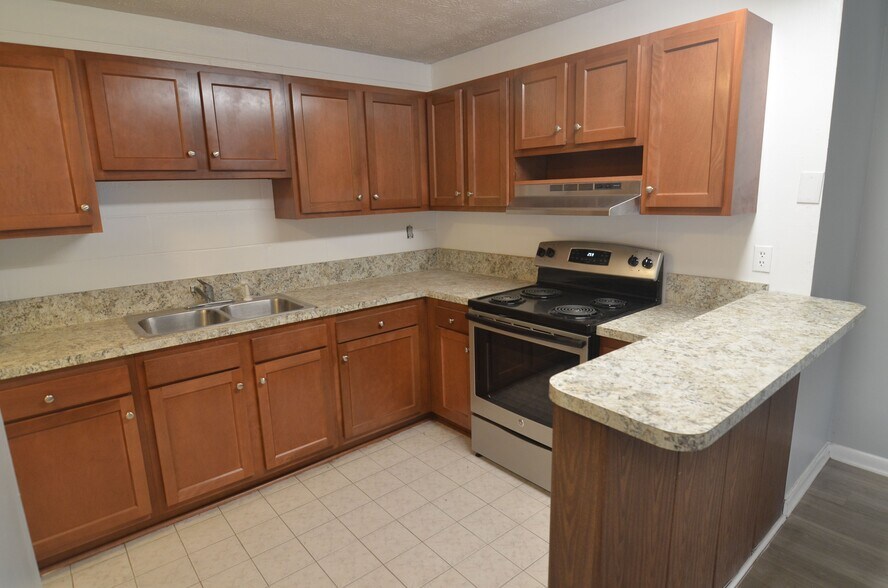 More Photos Of 1217 Park Ave, Orange Park Apartments For Sale
