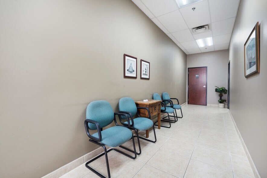 More Photos Of 1345 E Chandler Blvd, Phoenix Office For Lease