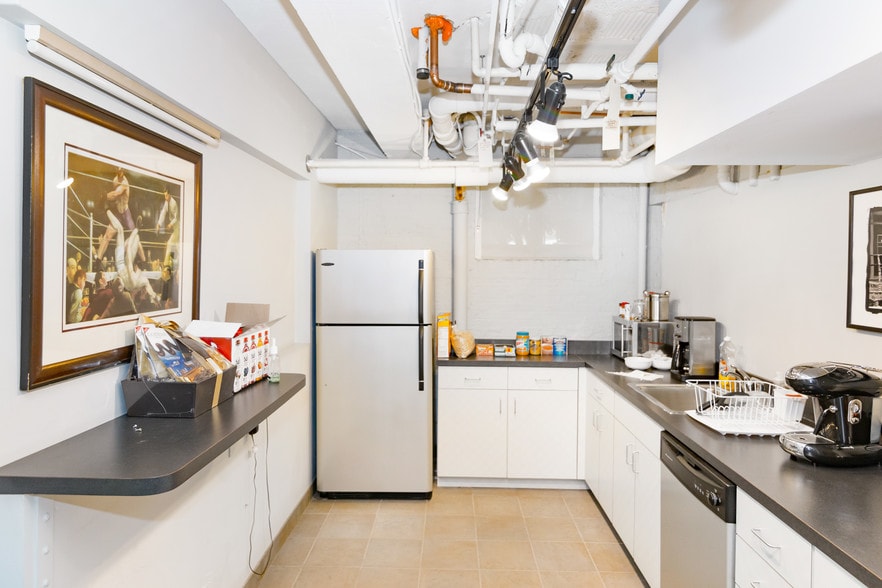 More Photos Of 3401 Greenway, Baltimore Apartments For Sale