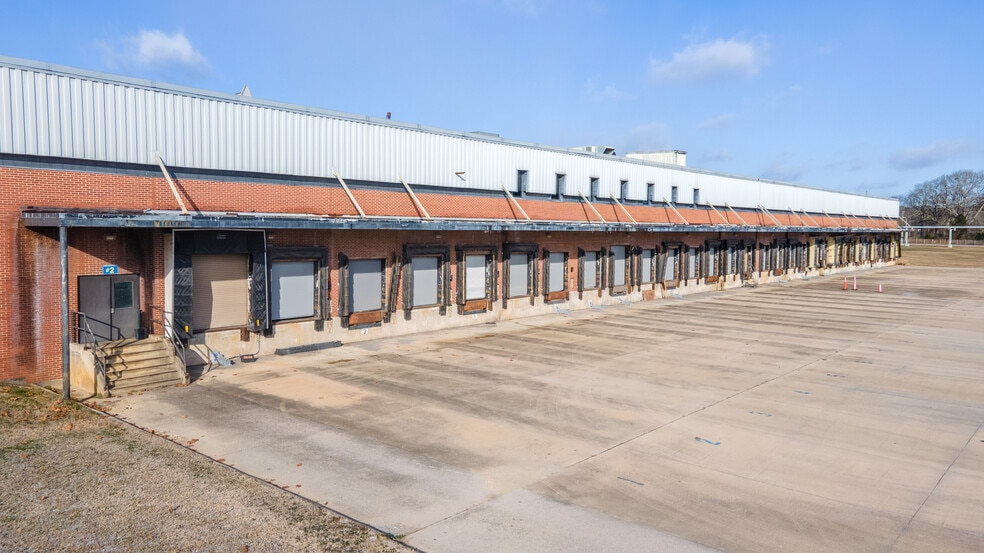 More Photos Of 922 E Meighan Blvd, Gadsden Manufacturing For Sale