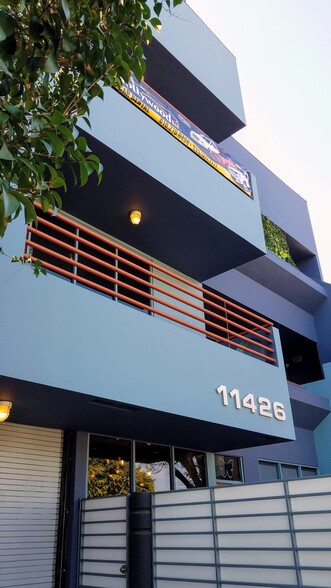 More Photos Of 11426 Ventura Blvd, Studio City Loft Creative Space For Lease