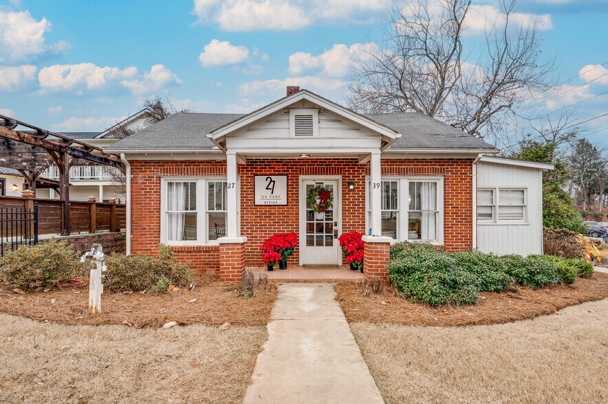 More Photos Of 27 S Park St, Dahlonega Hotel For Sale