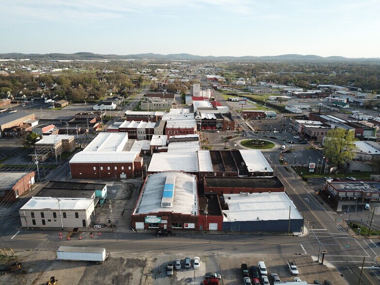 More Photos Of 106 E Market St, Lebanon Warehouse For Sale
