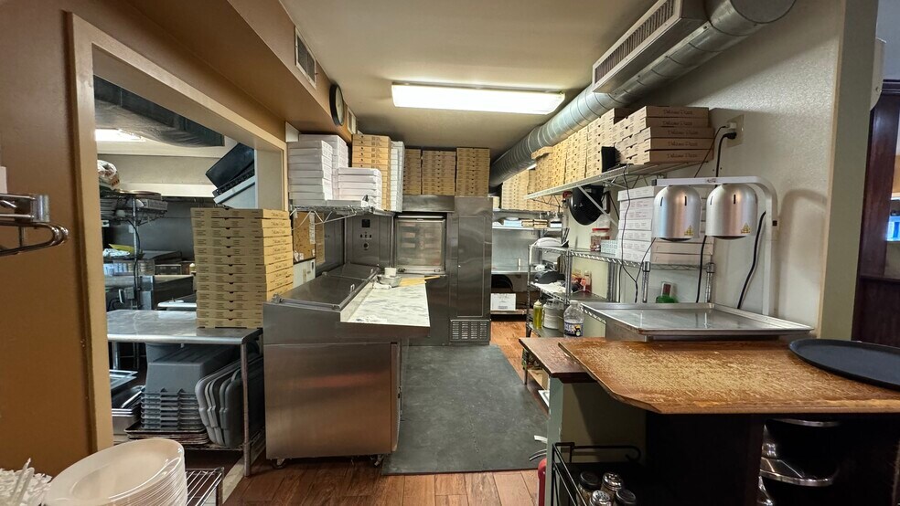More Photos Of 550 S Main St, Nazareth General Retail For Sale