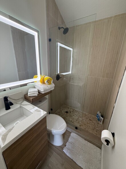 More Photos Of 2502 Tamarind Dr, Hutchinson Island Hotel For Sale