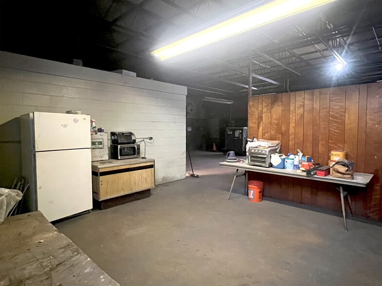 More Photos Of 1040 W 12th St, Erie Manufacturing For Sale