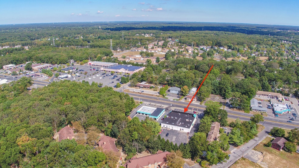 More Photos Of 1880 W County Line Rd, Lakewood Storefront For Sale