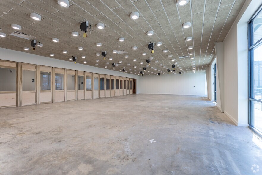 More Photos Of 2339 Commerce St, Houston Coworking Space