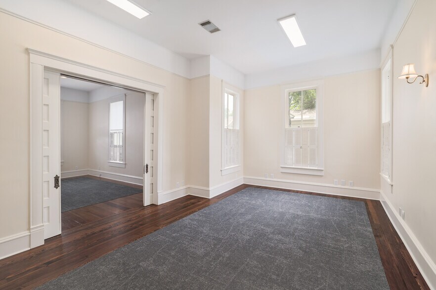 More Photos Of 602 W 13th St, Austin Office For Lease