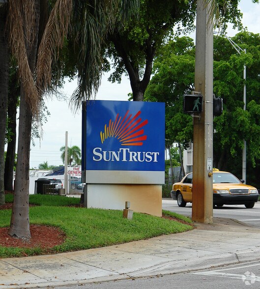 More Photos Of 1400 NW 20th St, Miami Bank For Sale