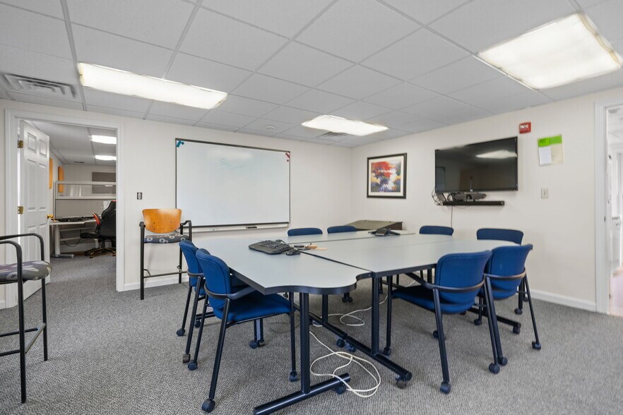 More Photos Of 360 State Route 101, Bedford Office For Sale