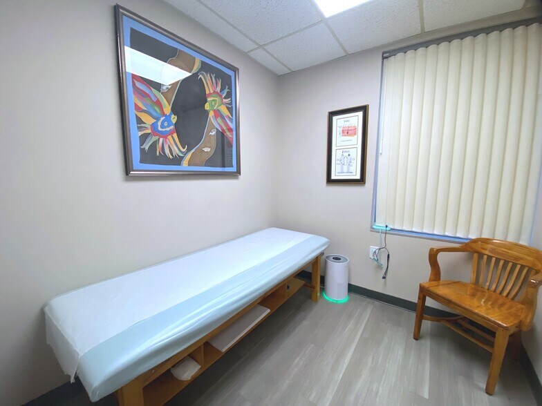 More Photos Of 9430 Turkey Lake Rd, Orlando Office For Sale