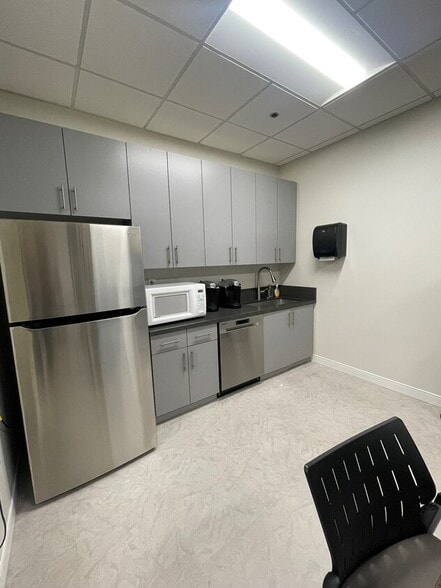 More Photos Of 4800 N Federal Hwy, Boca Raton Medical For Sale