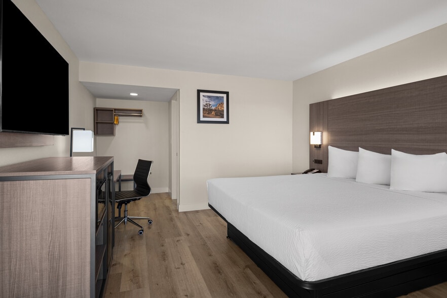More Photos Of 1093 Airport Rd, Imperial Hotel For Sale
