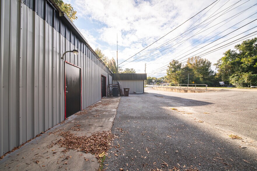 More Photos Of 5251 Buena Vista Rd, Columbus Light Distribution For Sale