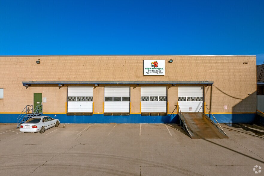 More Photos Of 3200 E Randol Mill Rd, Arlington Unknown For Lease