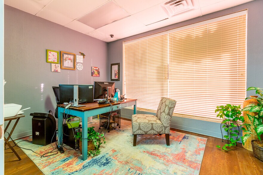 More Photos Of 1301 W Gore Blvd, Lawton Medical For Sale