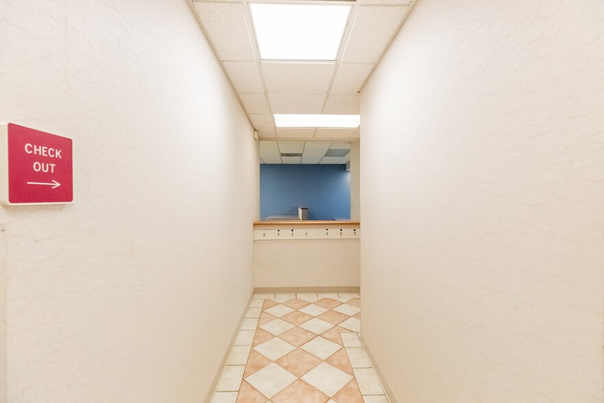 More Photos Of 640 S Walker St, Bloomington Medical For Sale