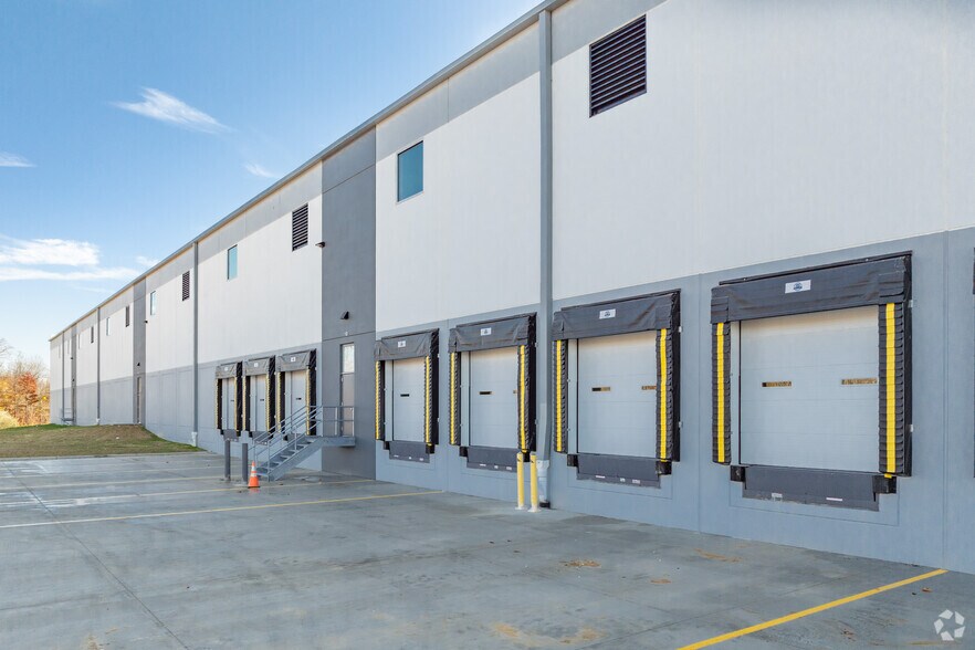 More Photos Of 10 Farrington Blvd, Millstone Distribution For Sale