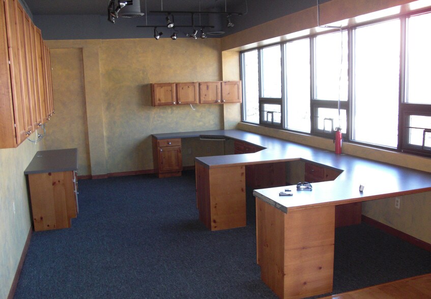 More Photos Of 30 Benchmark Rd, Avon Office For Sale