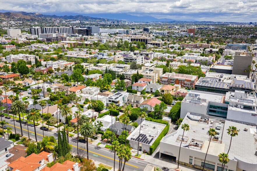 More Photos Of 110 N Doheny Dr, Beverly Hills Office For Sale