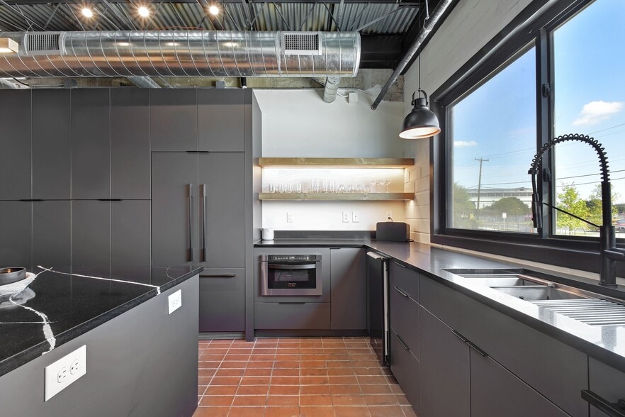 More Photos Of 215 Coca Cola Pl, San Antonio Apartments For Lease