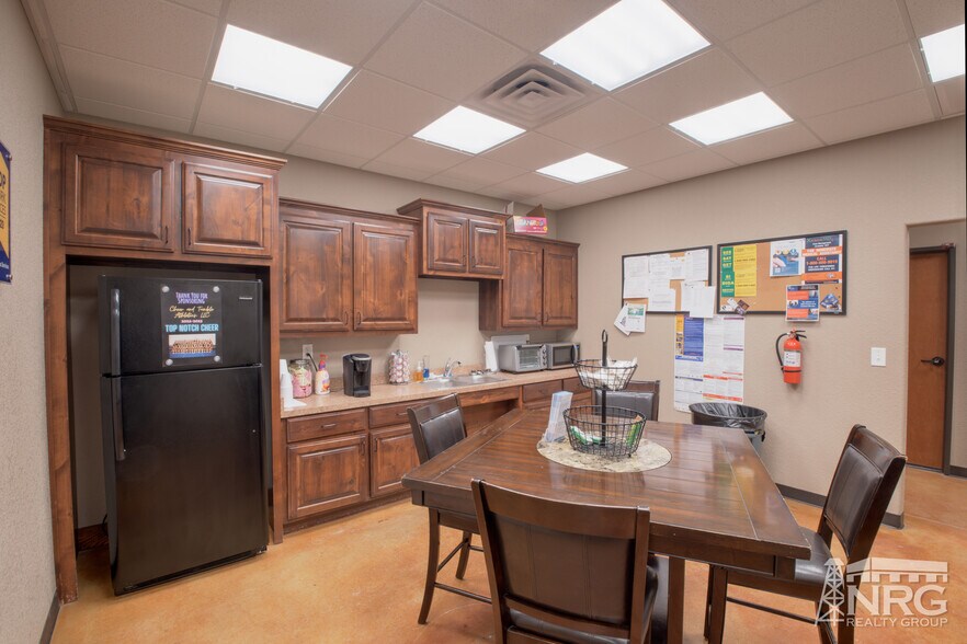 More Photos Of 5215 Petroleum Dr, Carlsbad Warehouse For Sale