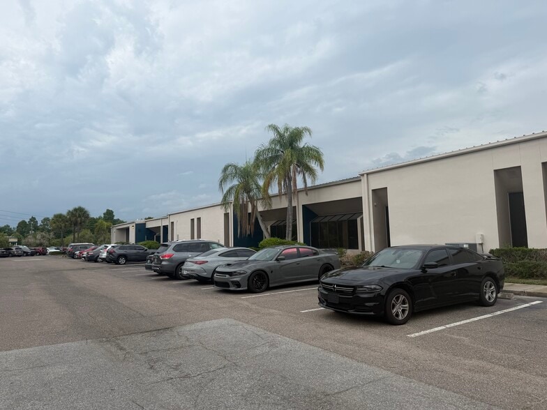 More Photos Of 15201 Roosevelt Blvd, Clearwater Unknown For Lease