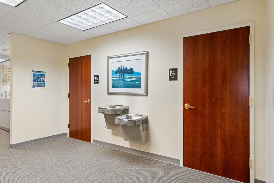 More Photos Of 276 East Bay St, Charleston Storefront Retail Office For Lease