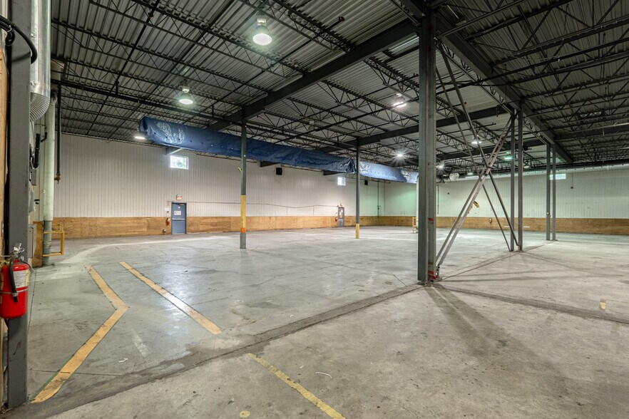 More Photos Of 60 Rue Sheard, Coaticook Industrial For Sale