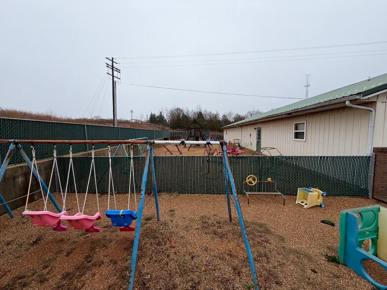 More Photos Of 100 Bosa Dr, Saint Robert Health Club For Sale