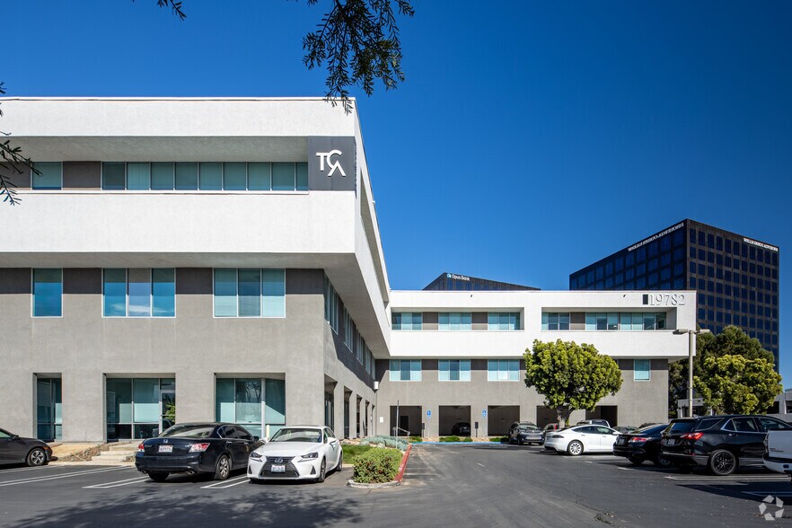 More Photos Of 19772 MacArthur Blvd, Irvine Unknown For Lease